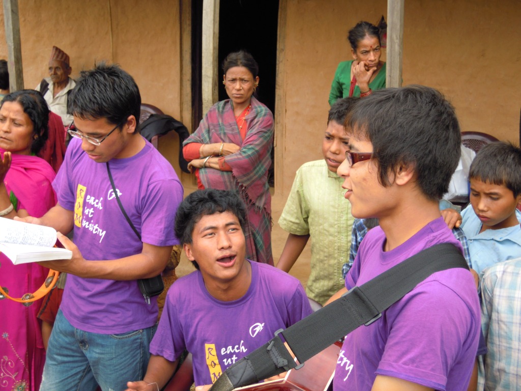 openluchtbijeenkomst in Makwanpur (een pioniergebied)